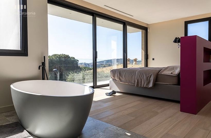 Villa exclusive, nouvellement construite 2020! Style très moderne,  Platja D'aro