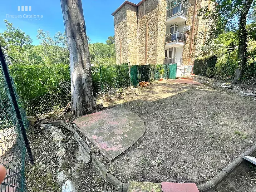 Oportunitat dos pisos amb terrassa i piscina comunitària a Platja de Aro Politur