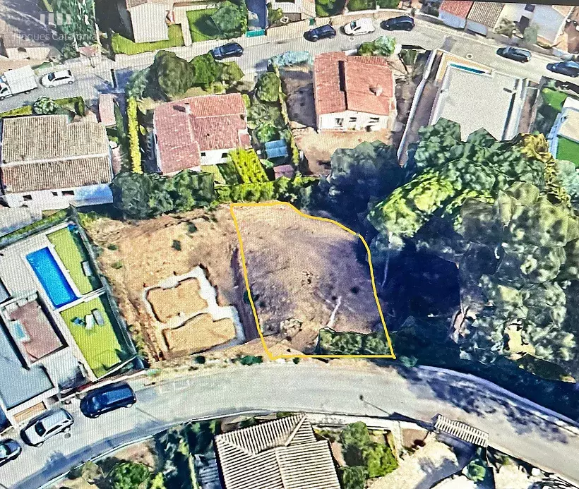 Parcela urbanizable para construir una casa de dos plantas en Calonge Mas Ambros