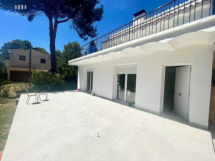 Brand new house with 566 m2 plot, 4 bedrooms next to Consum Torre Valentina supermarket