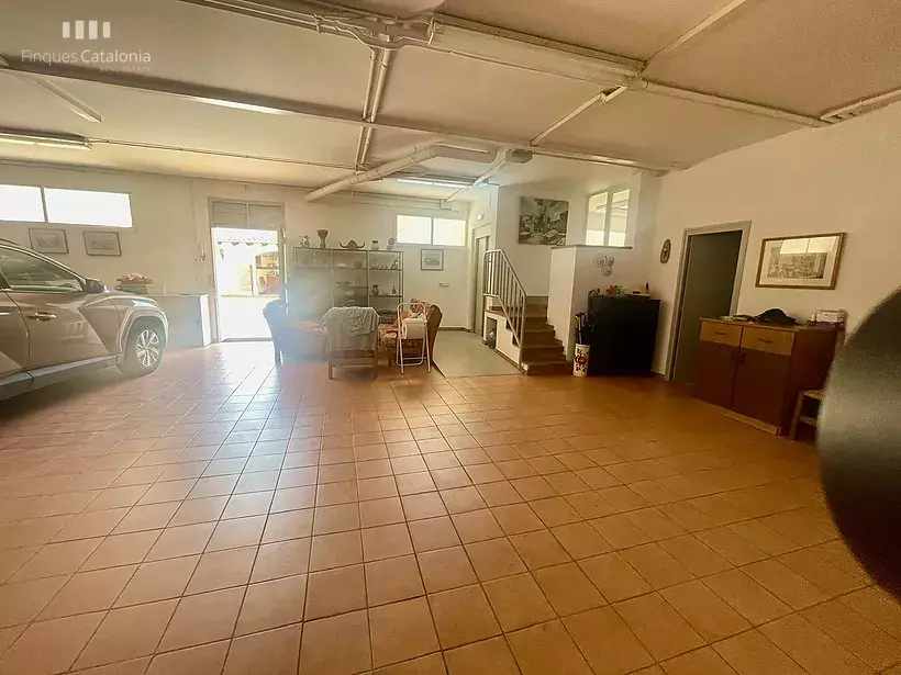 Casa a 4 vientos en Girona con 5 habitaciones, piscina, porche con barbacoa y garaje para 7 coches