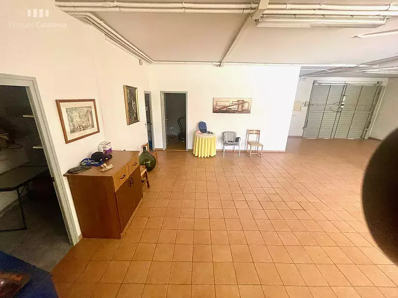 Casa a 4 vientos en Girona con 5 habitaciones, piscina, porche con barbacoa y garaje para 7 coches