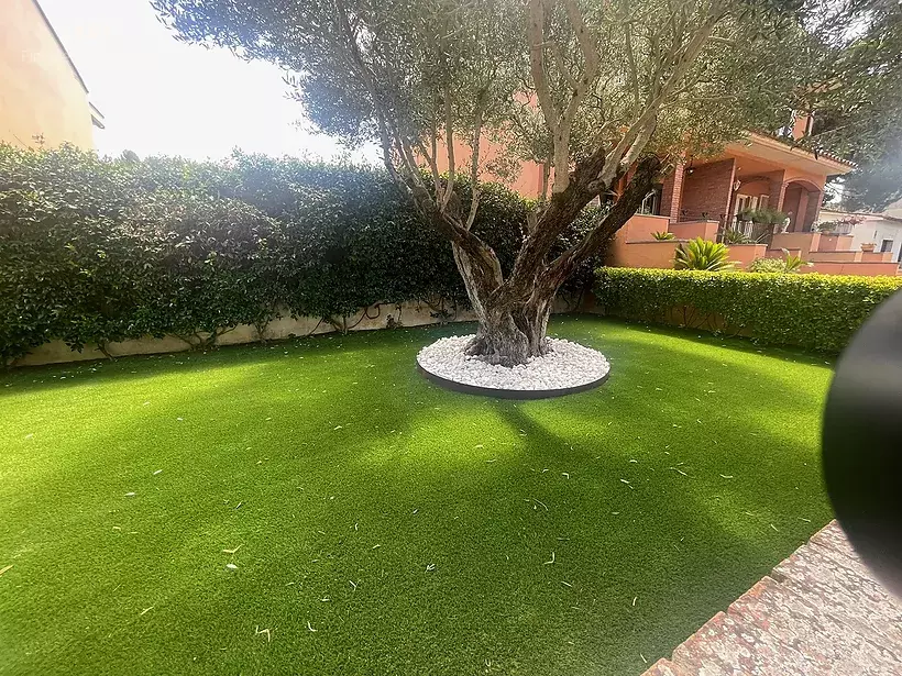 House at 4 winds in Girona with 5 bedrooms, pool, porch with barbecue and garage for 7 cars