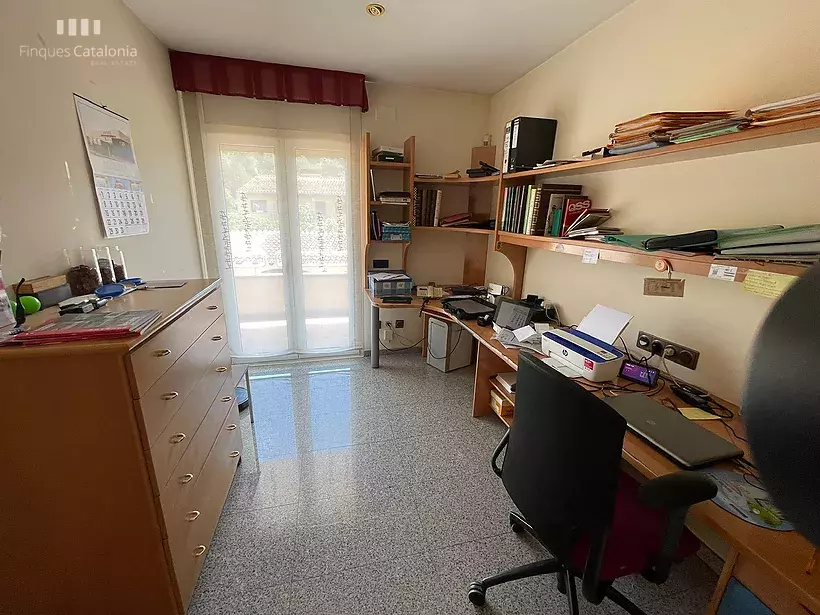 Casa a 4 vientos en Girona con 5 habitaciones, piscina, porche con barbacoa y garaje para 7 coches