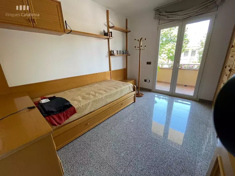 Casa a 4 vientos en Girona con 5 habitaciones, piscina, porche con barbacoa y garaje para 7 coches