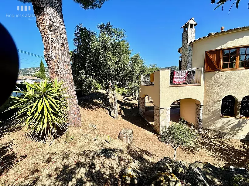 Maison individuelle avec 985 m2 de terrain à Vizcondado de Cabanyes Calonge.