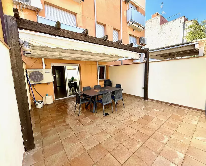 Pis a 2ª línia amb 3 habitacions, terrassa de 27 m2 a Sant Antoni de Calonge