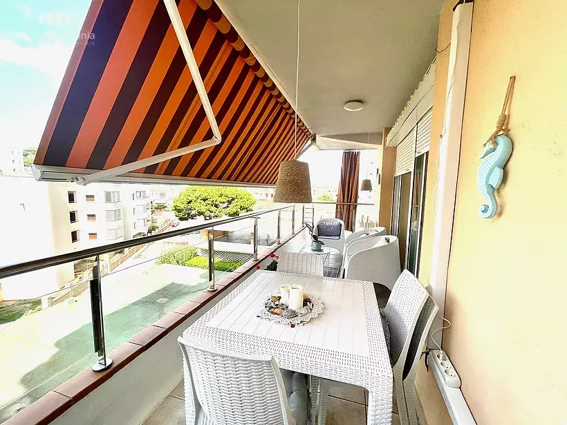 Appartement en 1ère ligne de Torre Valentina avec une terrasse de 21 m2 avec vue sur la montagne.