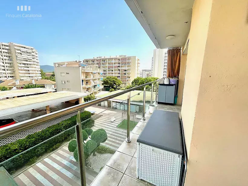 Appartement en 1ère ligne de Torre Valentina avec une terrasse de 21 m2 avec vue sur la montagne.