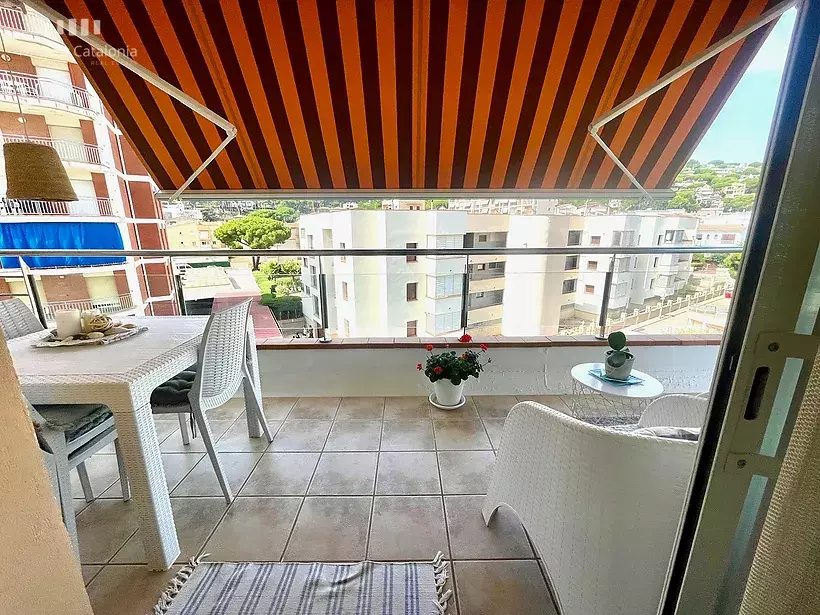 Appartement en 1ère ligne de Torre Valentina avec une terrasse de 21 m2 avec vue sur la montagne.