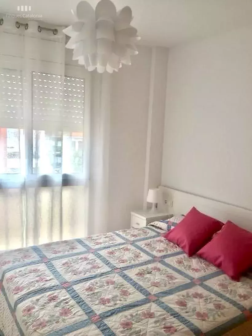 Apartment with partial sea views, 2 bedrooms and tourist license on the 2nd line of Sant Antoni