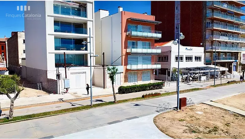 Piso con vistas parciales al mar, 2 habitaciones y licencia turística en 2ª línea de Sant Antoni