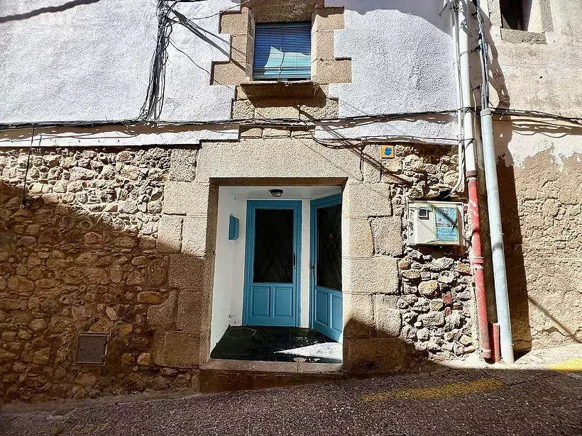 Rustic house from 1900 in the centre of the village of Calonge