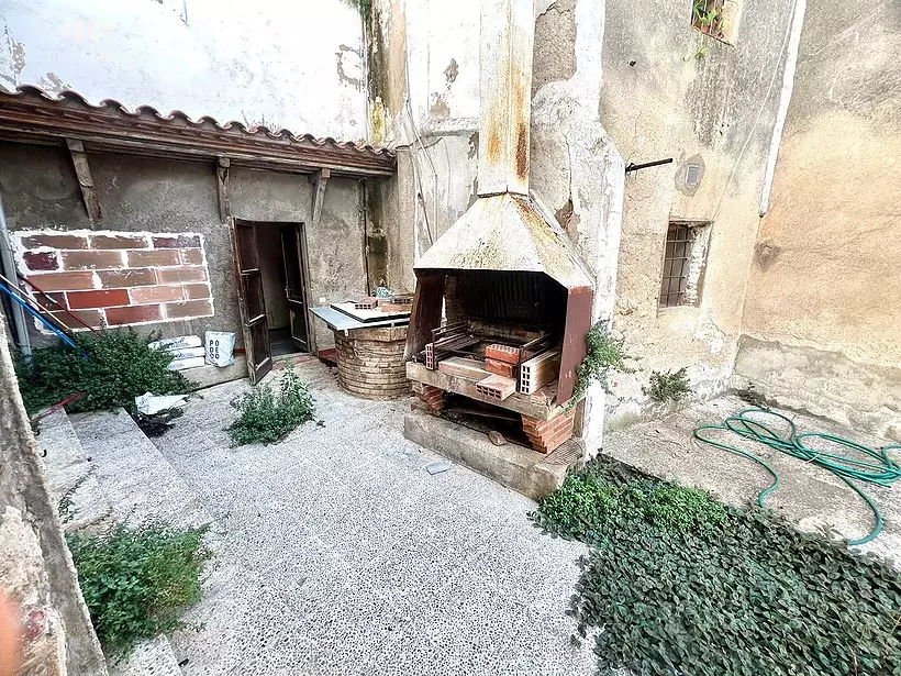 Rustic house from 1900 in the centre of the village of Calonge