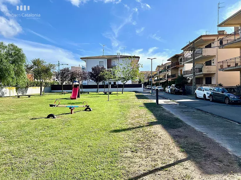 Àtic amb llicència turística, pàrquing i terrassa de 17m2 vistes laterals al mar Torre Valentina