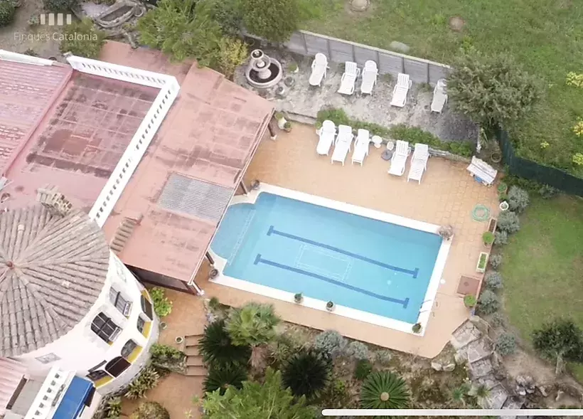 House with a plot of 2,299 m2 with 6 bedrooms and swimming pools in Vizcondado Calonge.