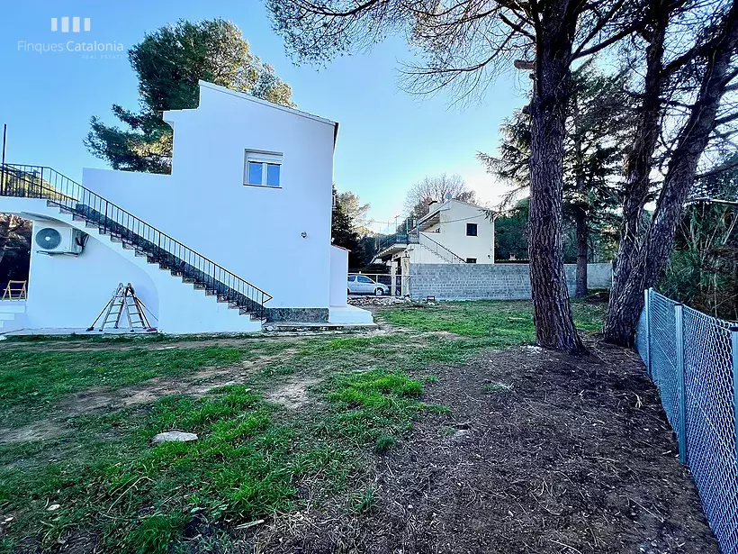 Maison neuve avec terrain de 566 m2, 4 chambres à côté du supermarché Consum Torre Valentina