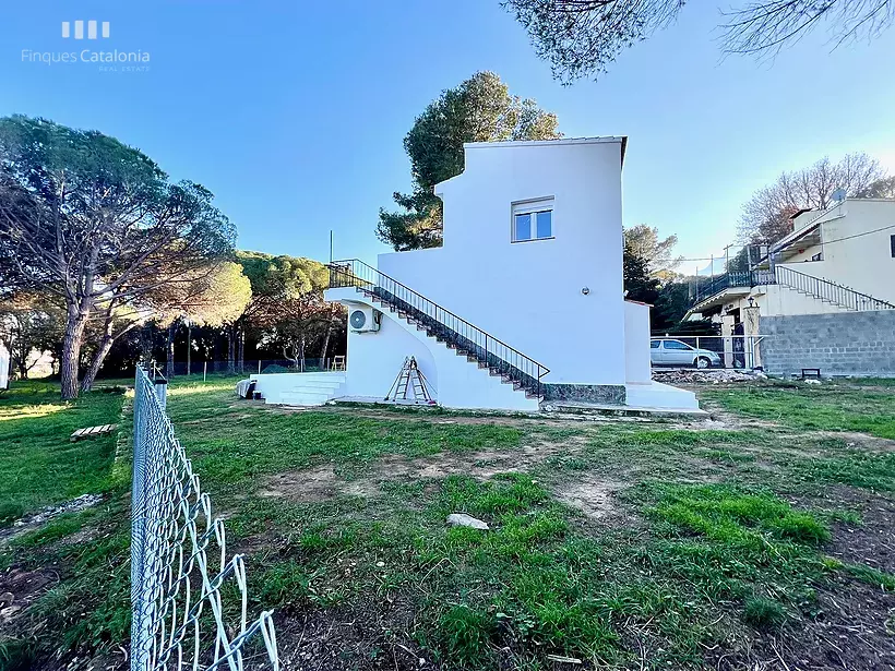 Maison neuve avec terrain de 566 m2, 4 chambres à côté du supermarché Consum Torre Valentina