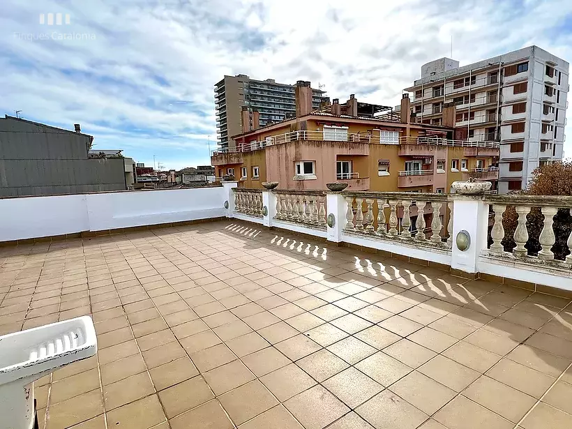 Spectacular Penthouse 50 meters from the beach in Palamós with 90 m2 terrace overlooking the sea