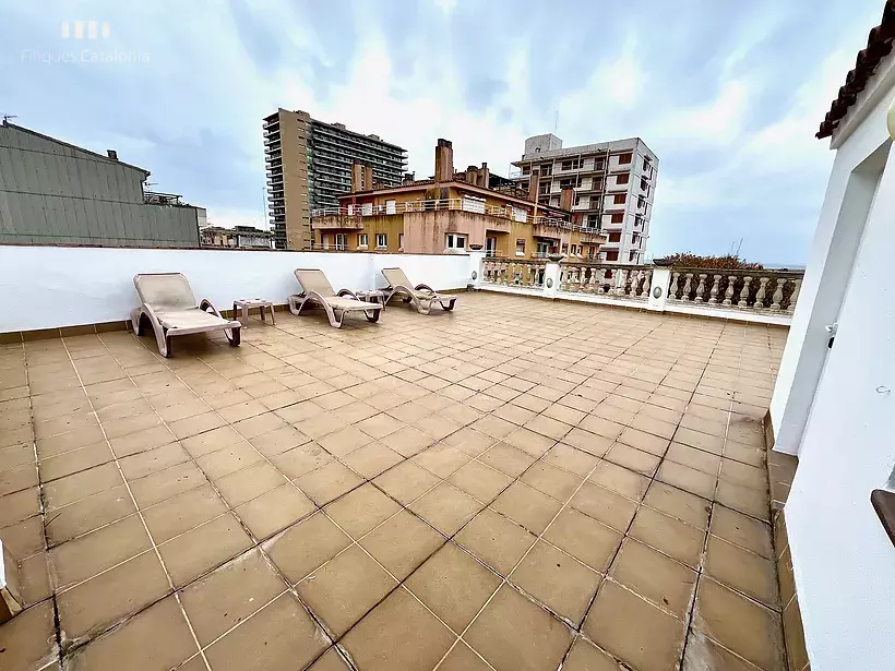 Spectacular Penthouse 50 meters from the beach in Palamós with 90 m2 terrace overlooking the sea