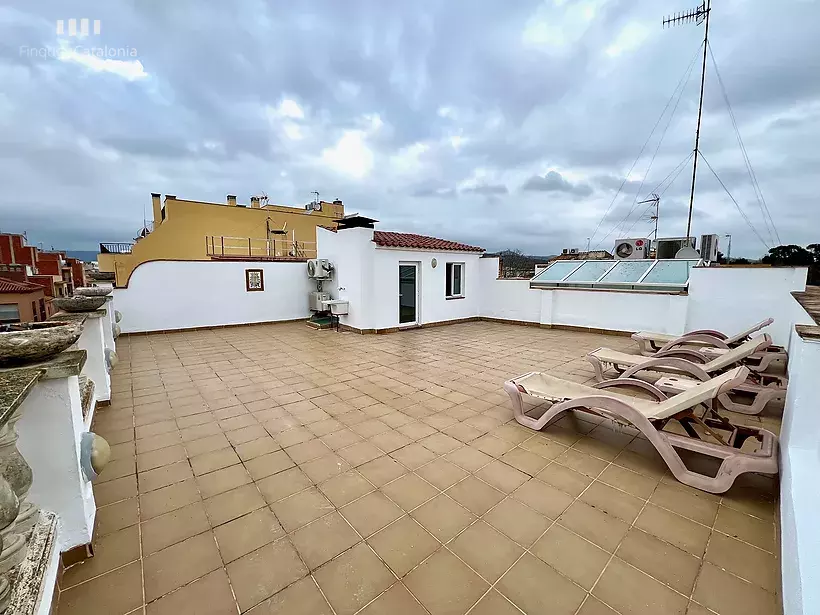 Spectacular Penthouse 50 meters from the beach in Palamós with 90 m2 terrace overlooking the sea